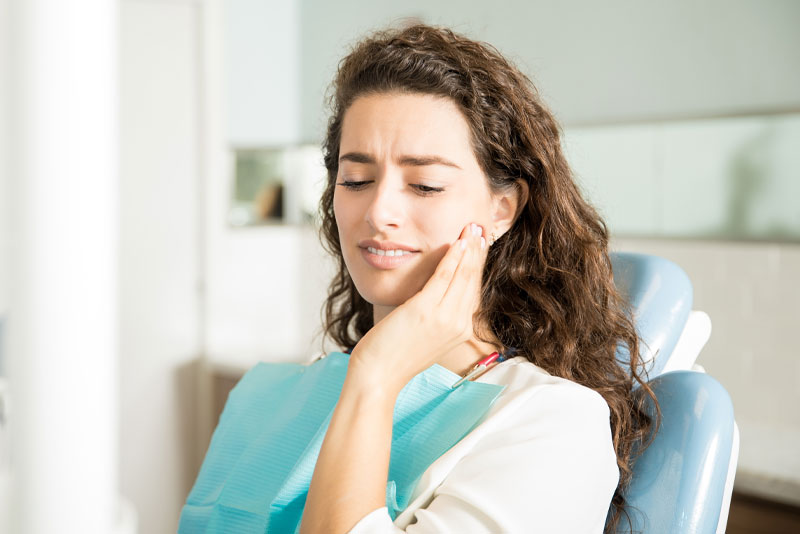 dental patient with tooth pain